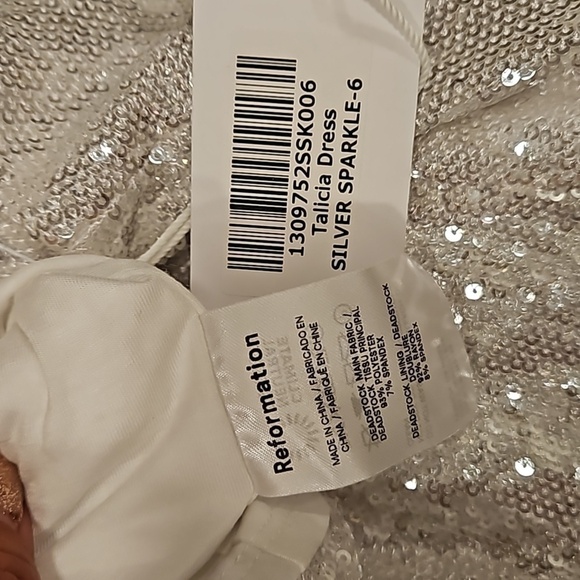 💕REFORMATION💕 Talicia Sequin Mock Neck Maxi Dress ~ Silver Sparkle 6 NWT - Picture 15 of 16